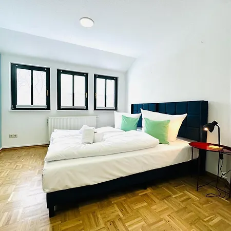 Rothenfelder Duo- 16 Personen- 2 Wohneinheiten- Parkplatz- Waschmaschine Apartament Wolfsburg