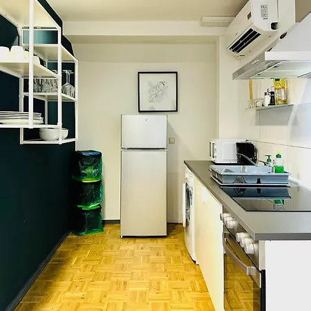 Rothenfelder Duo- 16 Personen- 2 Wohneinheiten- Parkplatz- Waschmaschine Apartmán